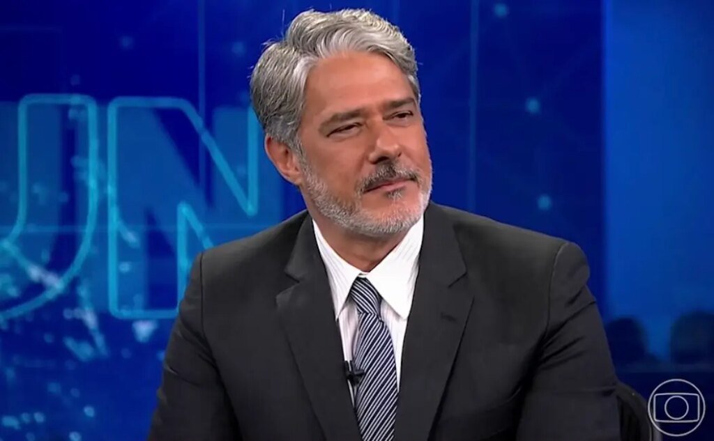 William Bonner se despede do Jornal Nacional com aplausos e último “boa noite”